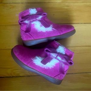 Pink toddler uggs size 7
